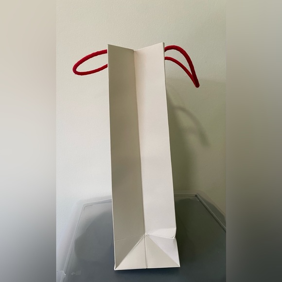 Louis Vuitton paper holiday shopping bag 2023 14”H - Picture 5 of 6